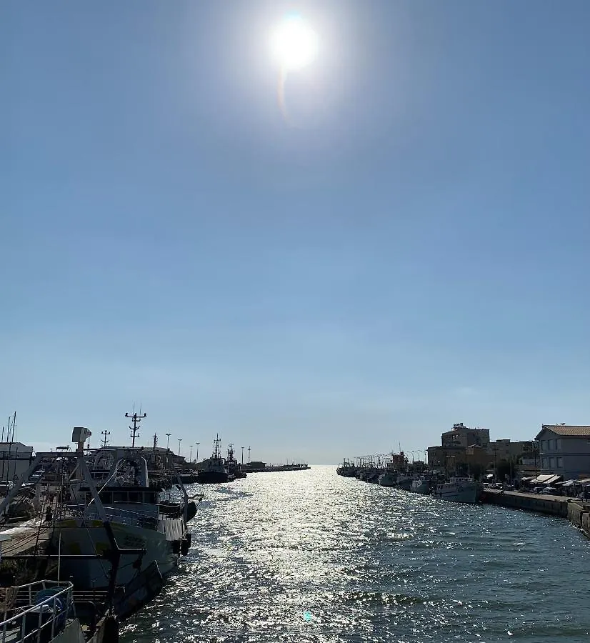 Camera Maestrale Fiumicino Bed & Breakfast